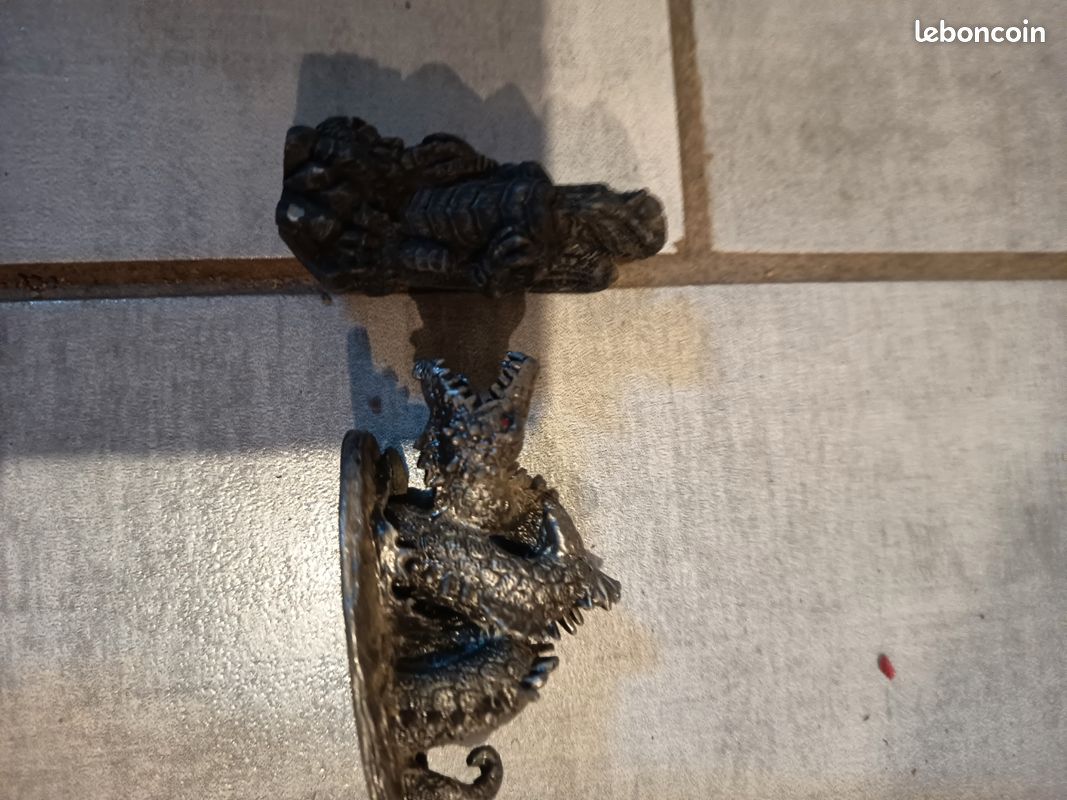Divers figurines dragon (image 9)
