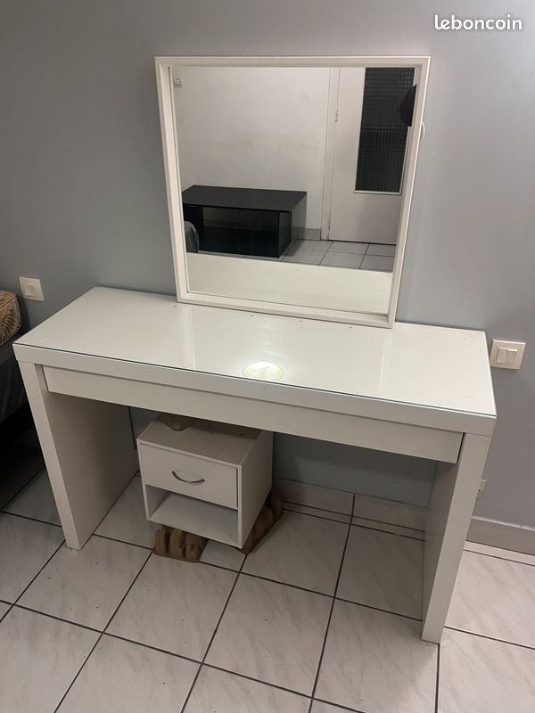 Coiffeuse avec miroir (image 1)