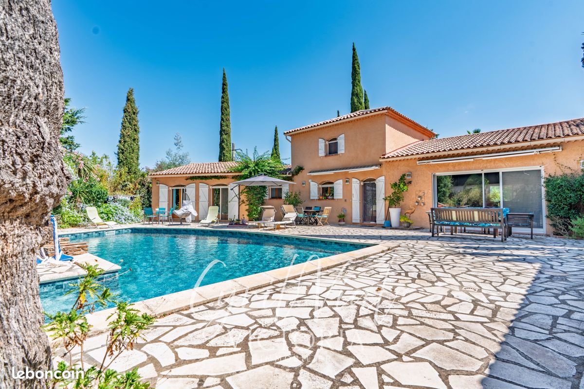Maison 5 pièces 160 m² · à La Londe-les-Maures · 160 m² · 920 000 €