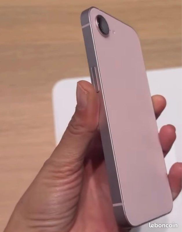 IPHONE 17e (image 2)