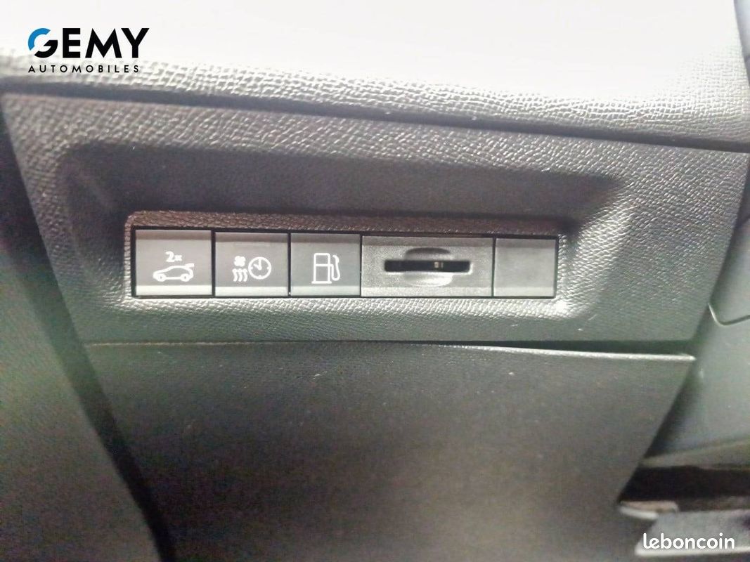 PEUGEOT 408 PHEV 225 e-EAT8 GT (image 21)