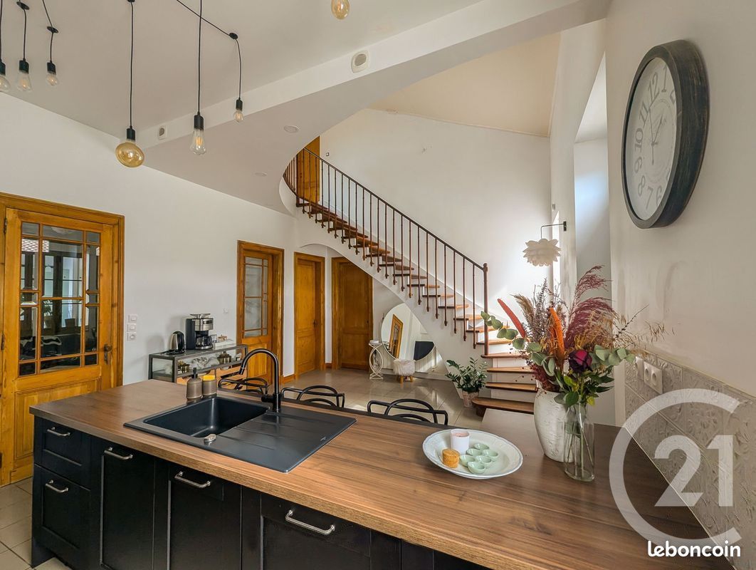 Maison 4 pièces 182 m² · à Brach · 182 m² · 1 490 €/mois