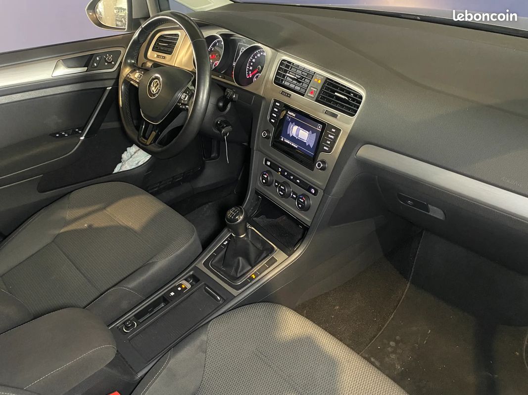 VOLKSWAGEN Golf 1.4 140ch Confortline - Radar de recul - Bluetooth (image 23)