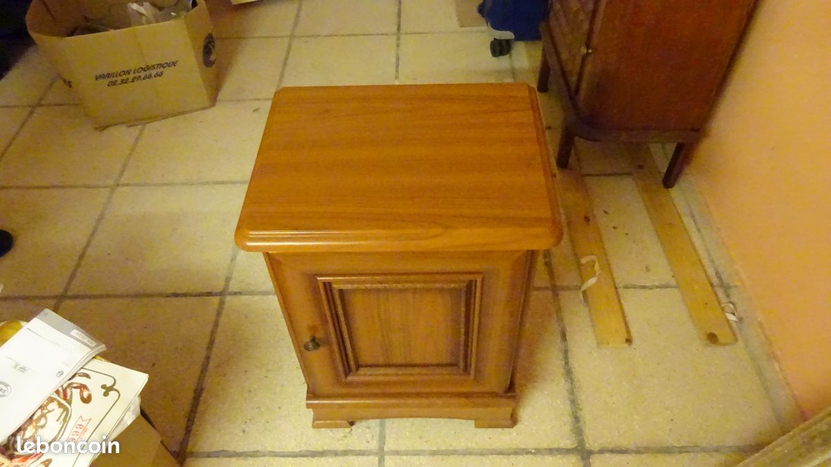 Deux tables chevet bois massif (image 3)