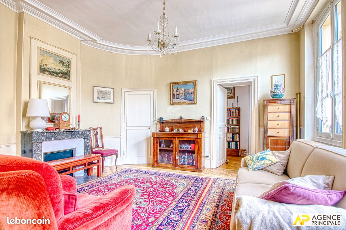 Appartement 5 pièces 117 m² · à Versailles · 117 m² · 945 000 €