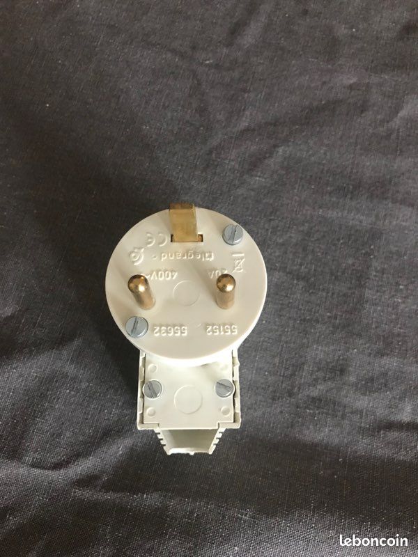 Prise four 20A (image 3)