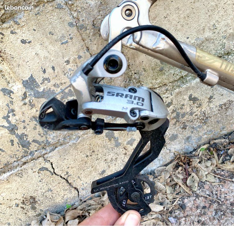 Qqes pièces vélo / VTT (cadres, jantes, freins….) (image 3)