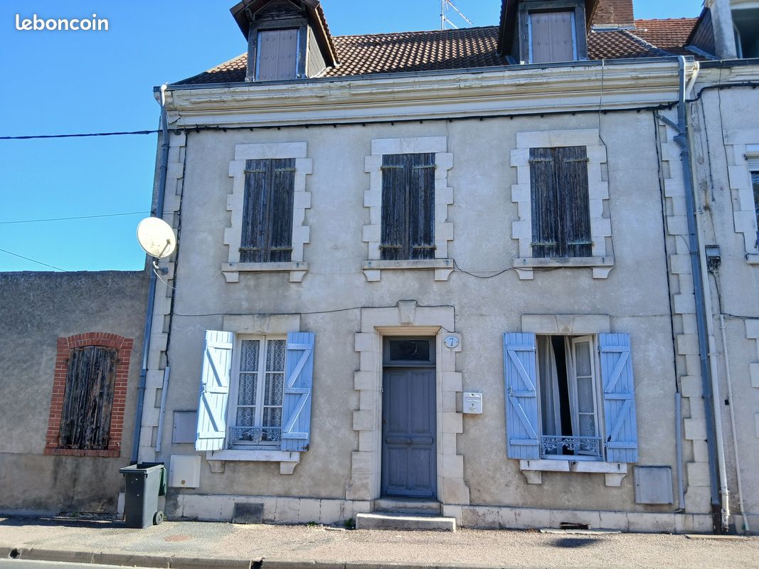 Maison 10 pièces 160 m² · à Vierzon · 160 m² · 68 200 €