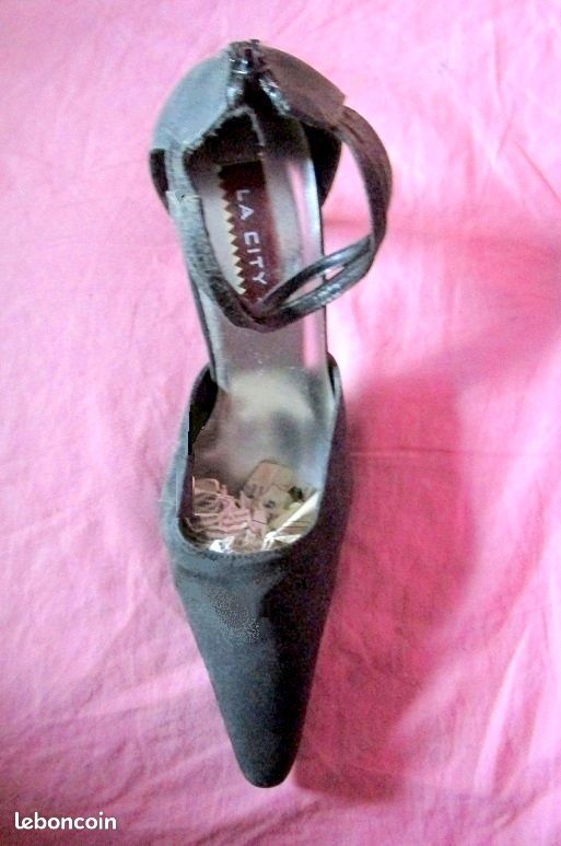 Escarpins Noirs La City - Taille 38, Talons Aiguille Daim, Occasion Très Bon état