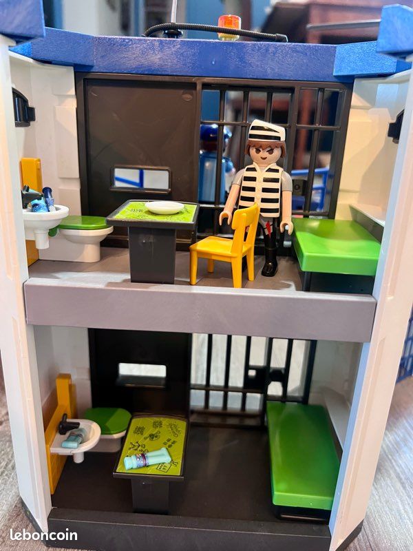 La prison + voiture de police playmobil (image 5)