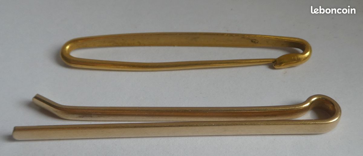 Pince à Cravate Argentée avec Chaînette PNC0009 - SHOP