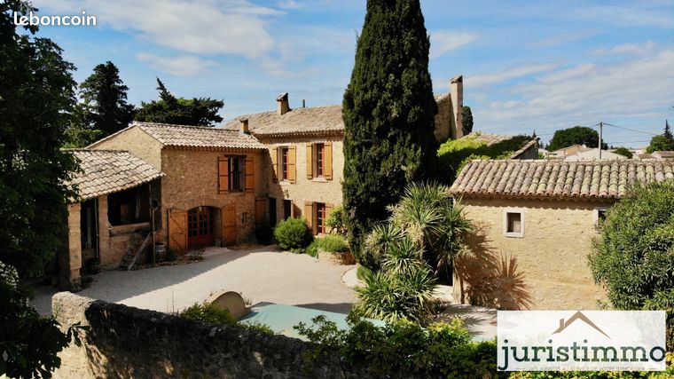 Mas 8 pièces 184 m²