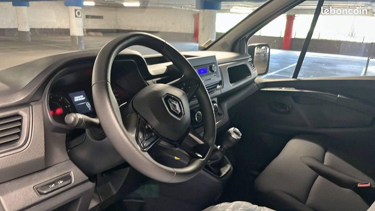 Renault trafic fg blue dci 130 l1h1 3t gsr2 (image 11)