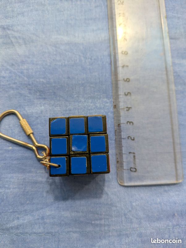 Porte-clef Cube casse-tête Rubik.. (image 9)