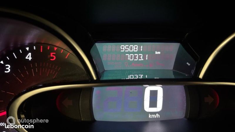 Renault Clio 1.5 dCi 110ch energy Edition One 5p (image 9)