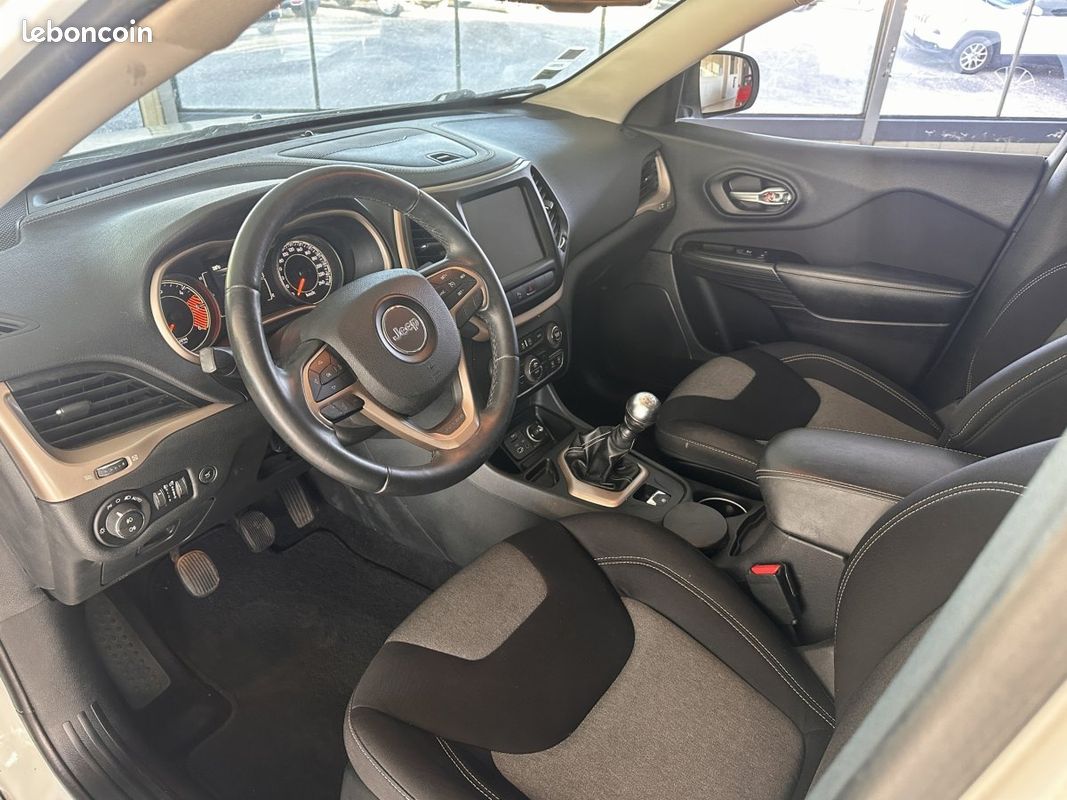Jeep Cherokee 2.0 L Mjet 140 CV AD1 Longitude Business 4WD 5 portes (avril 2014) (co2 147) (image 2)