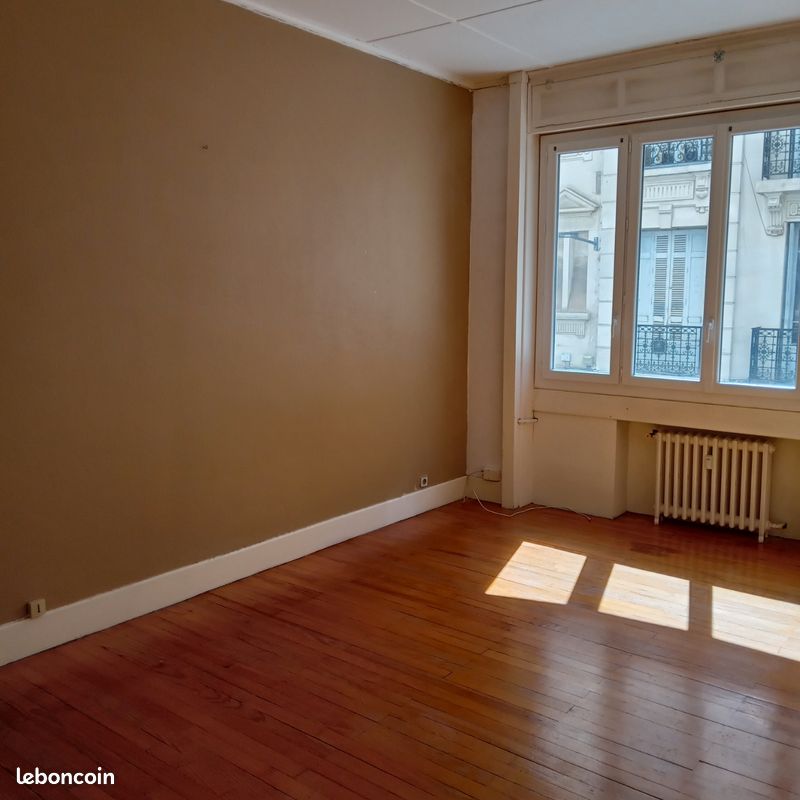 Appartement 2 pièces 58 m² · à Saint-Étienne · 58 m² · 560 €