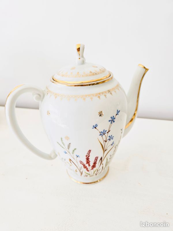 Théière ancienne en porcelaine fine (image 2)