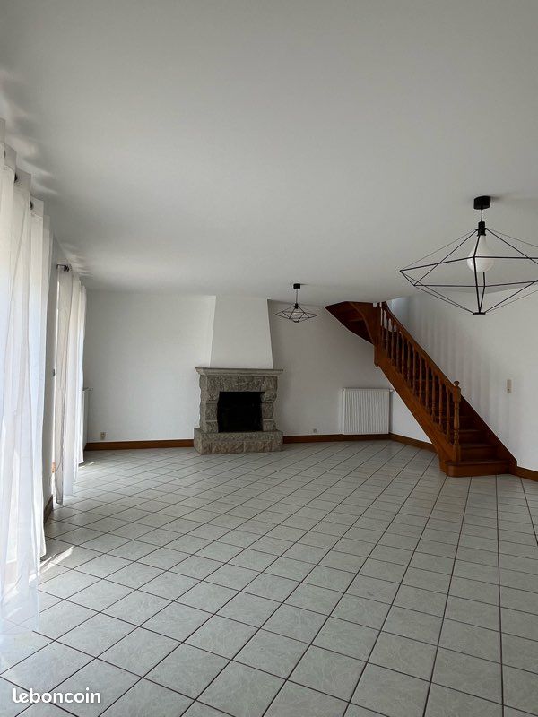 Location maison 6 pièces près de Fougeres (image 3)