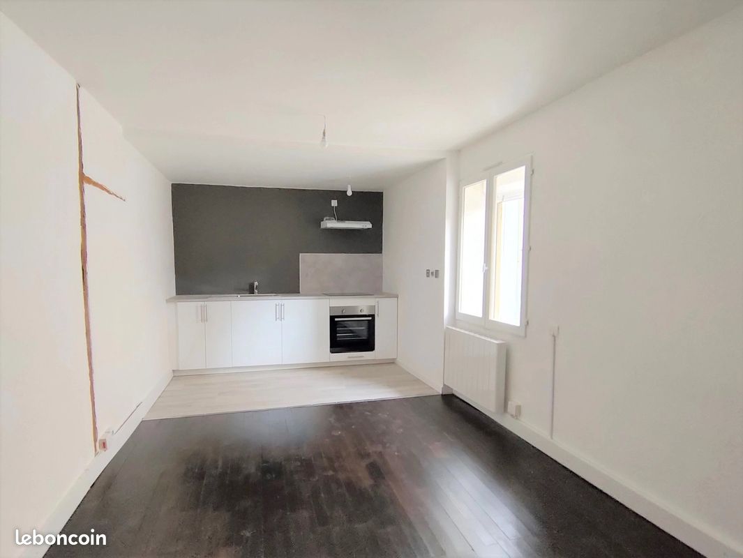 Appartement 3 pièces 55 m² · à Réalmont · 55 m² · 490 €