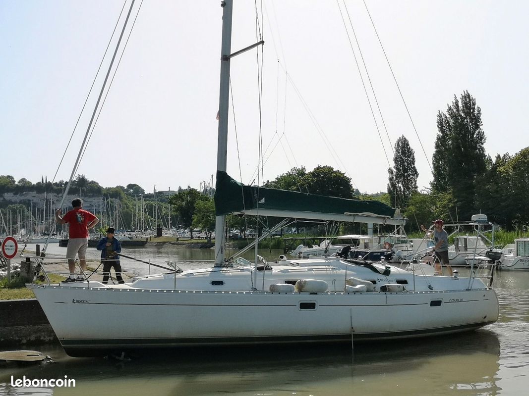 Bénéteau Océanis 381 — View photo 1