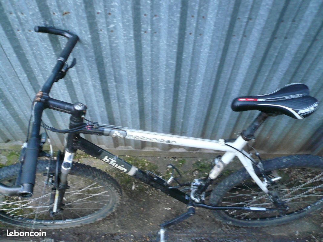 Vélo VTT 26 pouces Rockrider Btwin très bon état, révisé taille L (image 10)