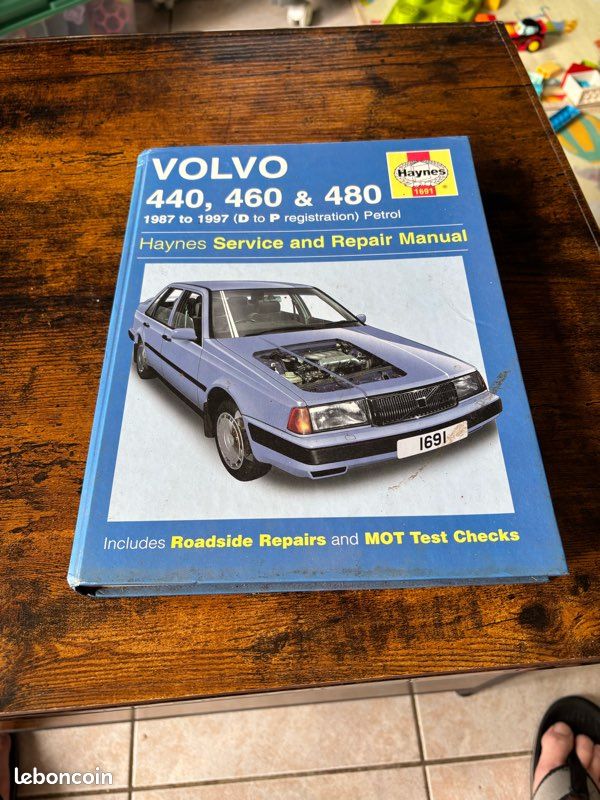 Maxichamps Volvo 480 ES Coupe 1986 - Blue Metallic 1:43 model car