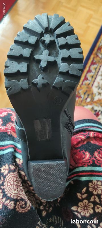 Paire de bottes noires pointure 37 (image 3)