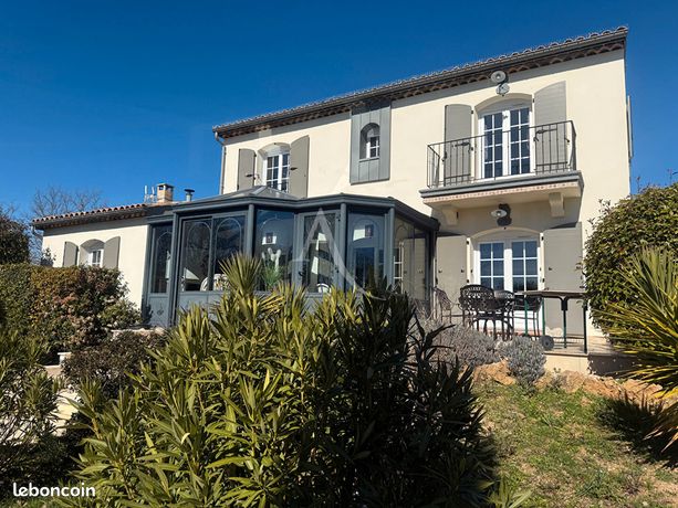 Villa 5 pièces 200 m²