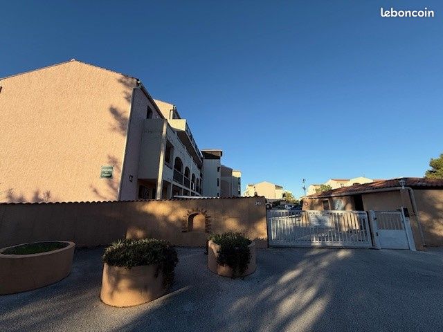 Parking 14 m² · à La Londe-les-Maures · 14 m² · 115 €/mois
