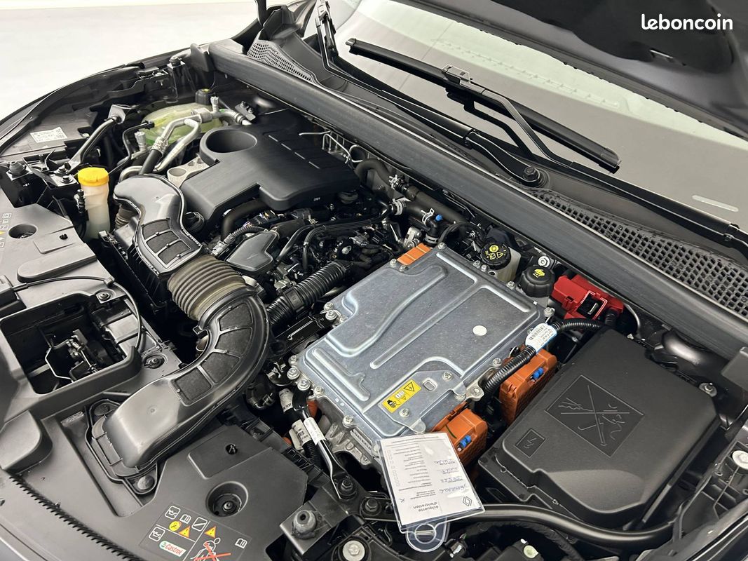 RENAULT Captur E-Tech Plug-in 160 - 21 Intens (image 27)