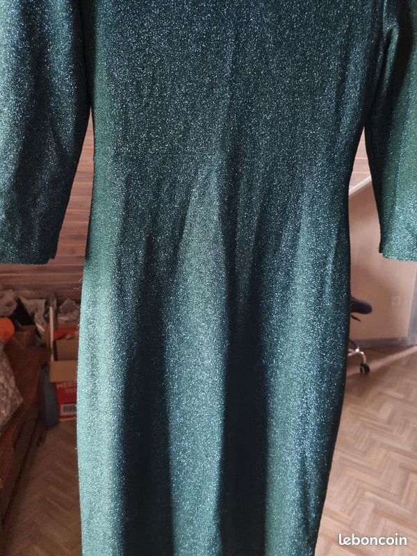 Robe avec petite paillettes (image 5)