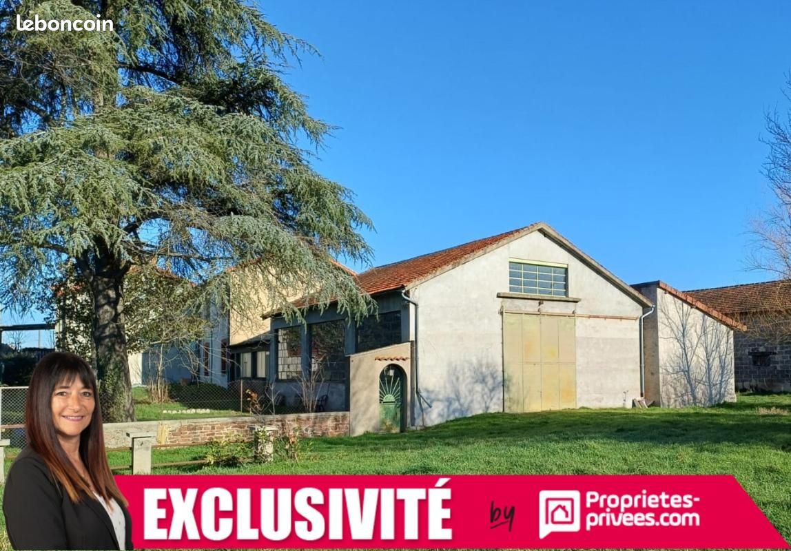Parking 1 pièce 130 m² · à Commelle-Vernay · 130 m² · 107 000 €