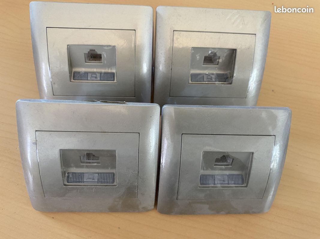 Prise RJ45 compatible pour le réseau informatique ou téléphonique (image 1)