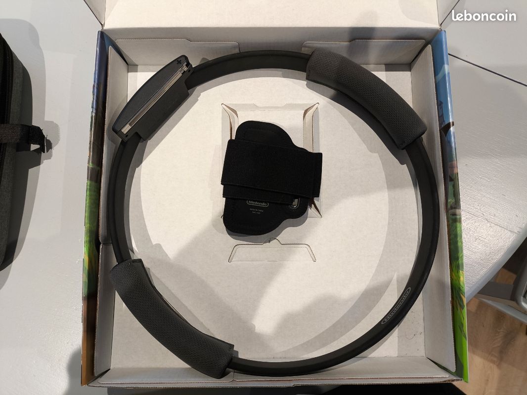 Nintendo Switch + manette pro + 2 jeux + accessoires et sacoche (image 7)