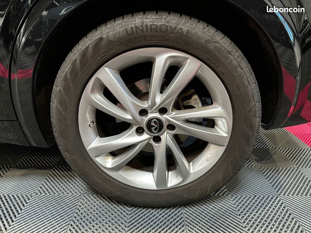INFINITI Q30 2.2d 170 7DCT Premium Tech - SUPERBE ETAT - SIEGE CHAUFFANT (image 30)