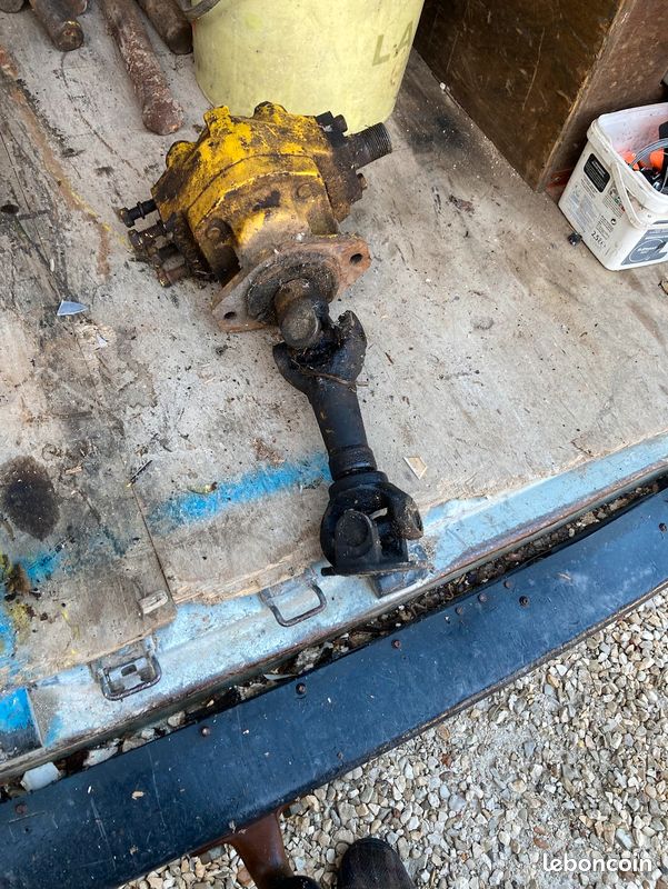 Pompe hydraulique tractopelle JCB 2C2 (image 1)