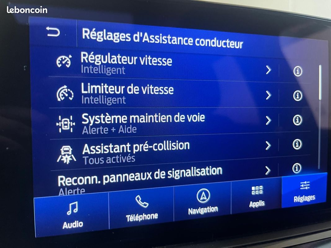 FORD KUGA 2.5 Duratec 225 ch PHEV e-CVT ST-Line CAMERA DE RECUL - DETECTEUR D'ANGLE MORT - REGULATEUR ADDAPTAT (image 26)