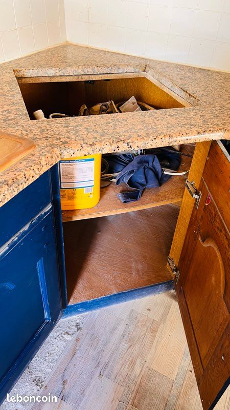 Meuble de cuisine avec plan de travail en marbre (image 6)