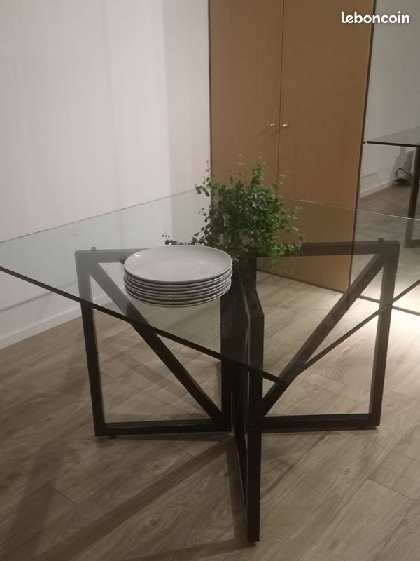 Table carrée en verre (image 3)