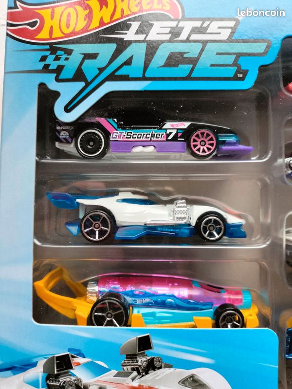 Mattel Hot Wheels Coffret Pack 10 voitures avec 1 voiture exclusive