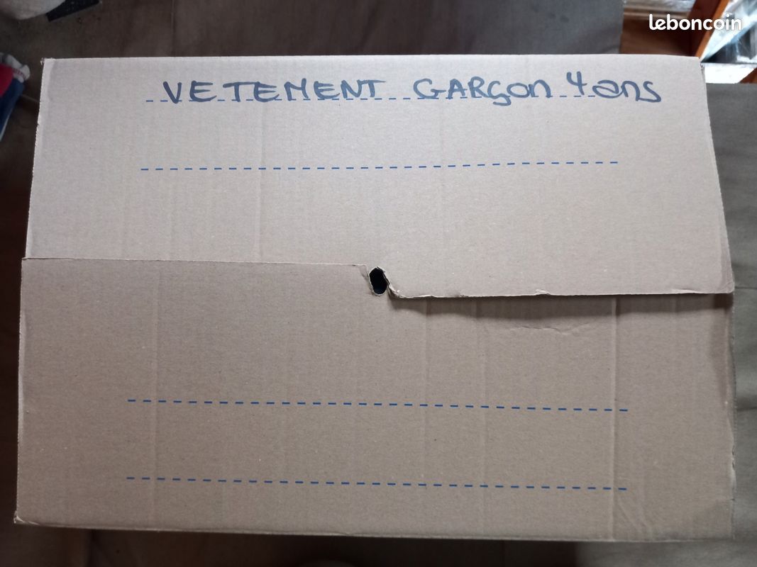 Lot de vêtements garçon 4 ans (image 1)