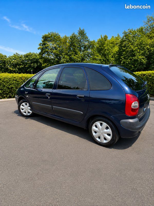 Citroën Xrasa Picasso 1.8L 16v 117CH (image 2)