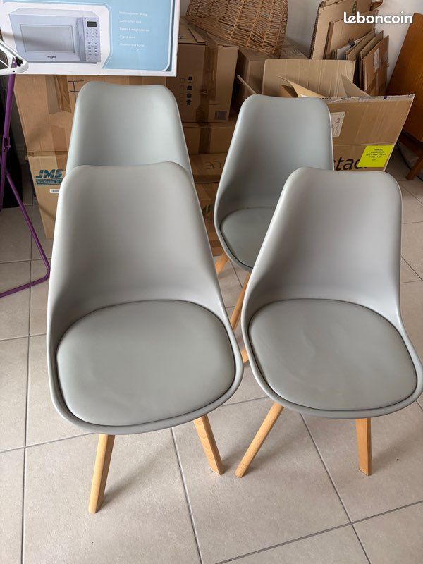 Lot 4 chaises grises scandinaves (image 2)