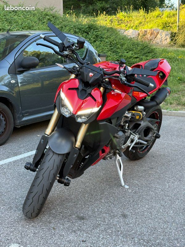 Ducati streetfighter V2 A2 (image 1)