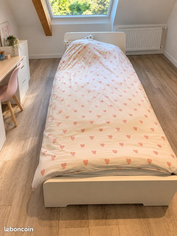 Lit enfant 90x190 blanc + matelas + draps – très bon état (image 1)