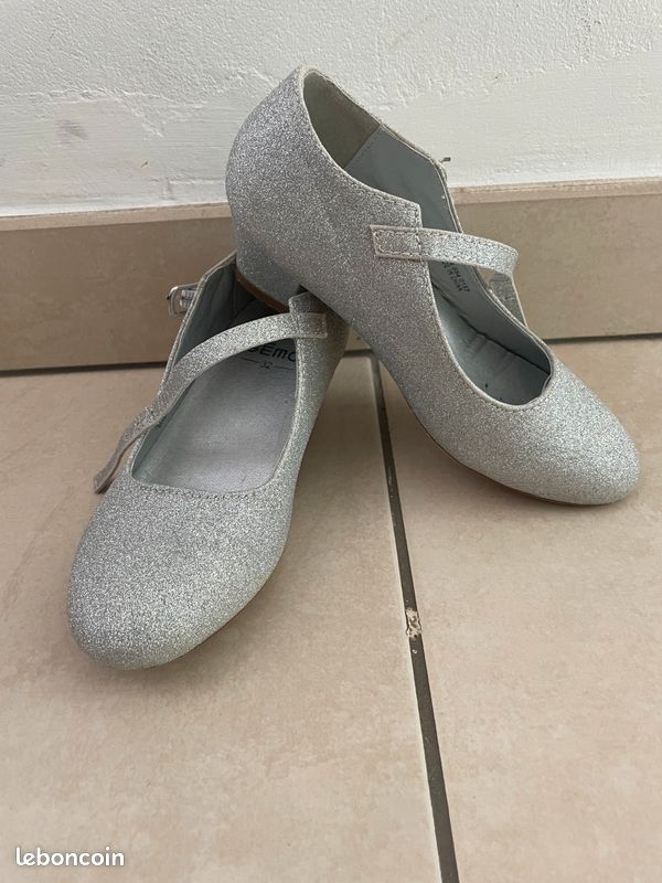 Chaussures de fêtes taille 32 (image 4)