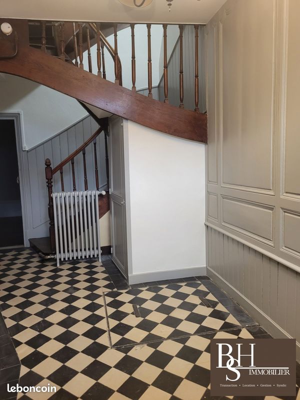 Maison 6 pièces 191 m² · à Poitiers · 191 m² · 1 350 €/mois