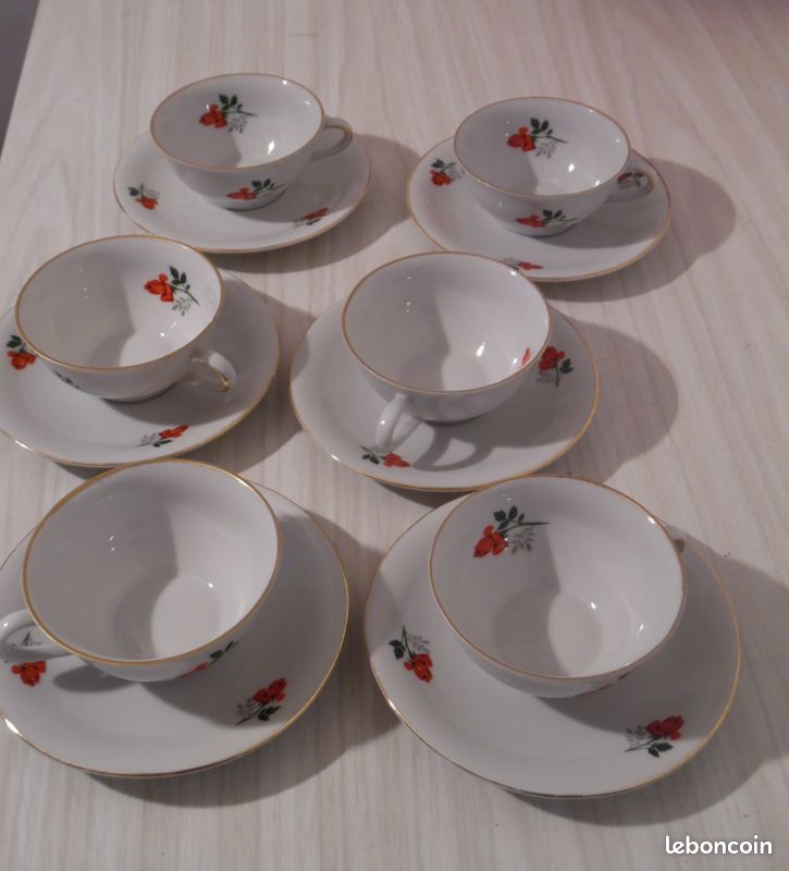 Ensemble 6 Tasses Café + Soucoupes Bords Dorés BAVARIA Roses Rouges en bouton Vintage (image 5)