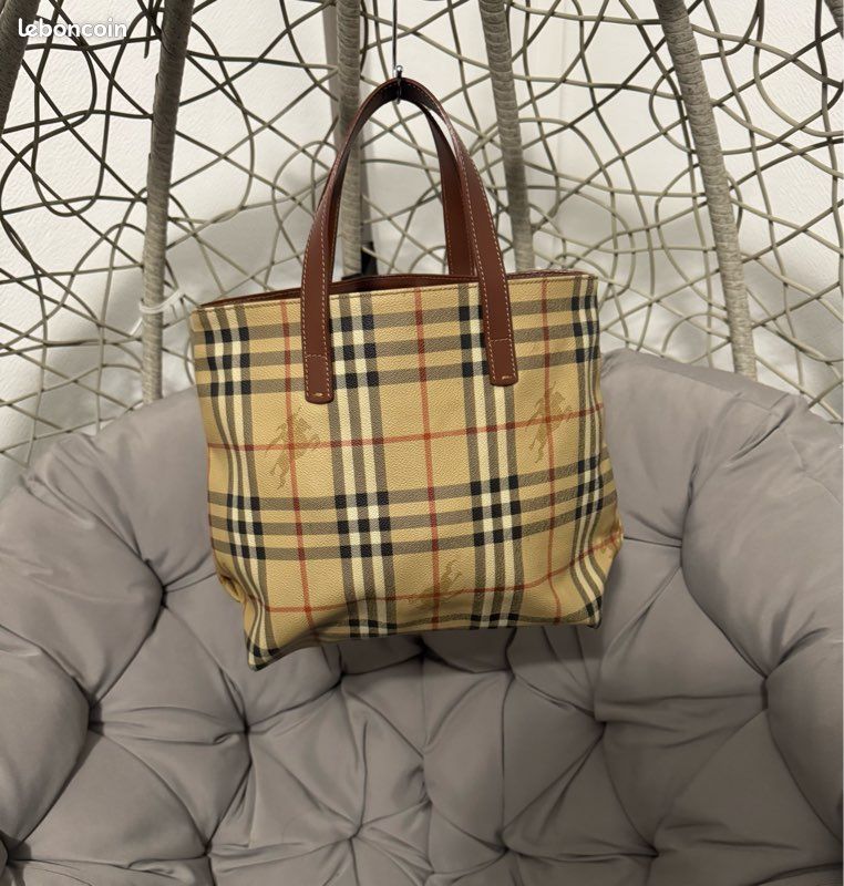 Burberry petit cabas (image 1)